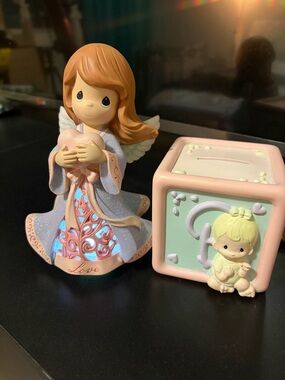 Vtg Precious Moments Pastel Pink Angel Figurine & Decorative Baby Piggy Block